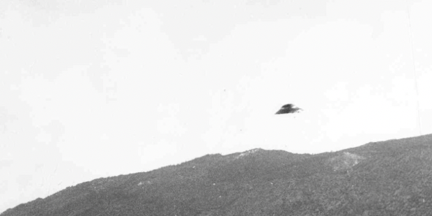 Photo taken around 1947 of a UFO in US airspace. 